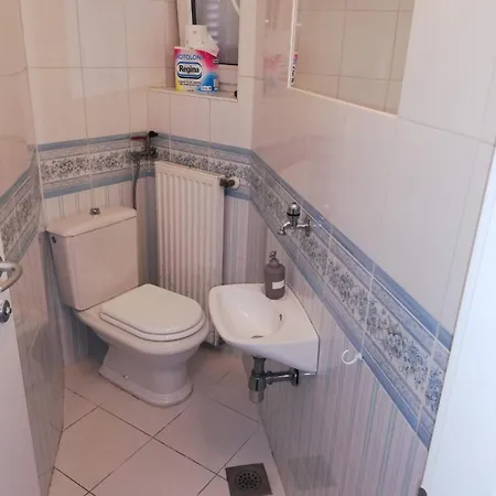 Apartman Nutifafa Apartment *