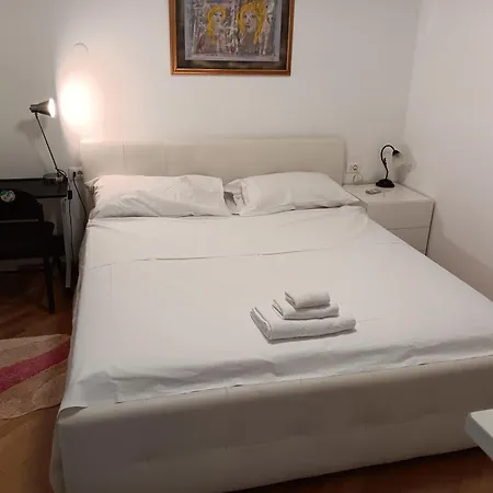 Apartment Apartman Nutifafa *